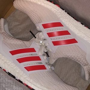 Never wear but in great condition. Box included